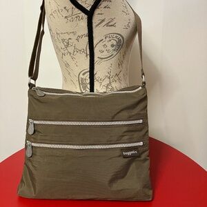Baggallini Large Zipper 4-Zip Crossbody Travel Bag in Portabello